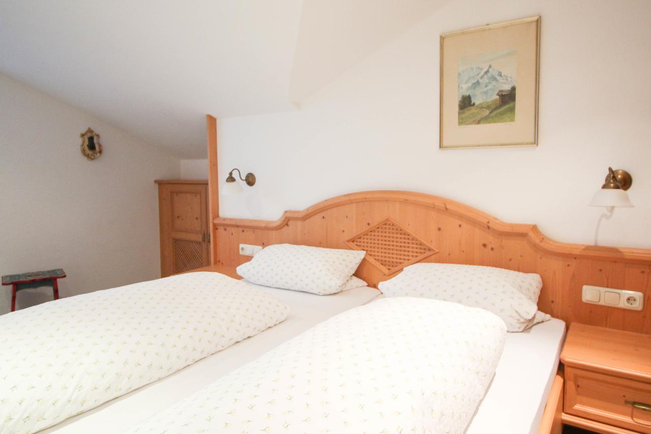 Apartments- Und Ferienhaus Anton Гарміш-Партенкірхен Екстер'єр фото